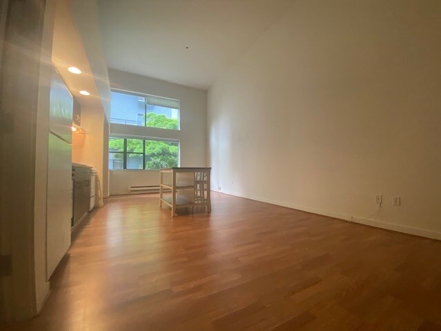 Building Photo - 80 Vine St