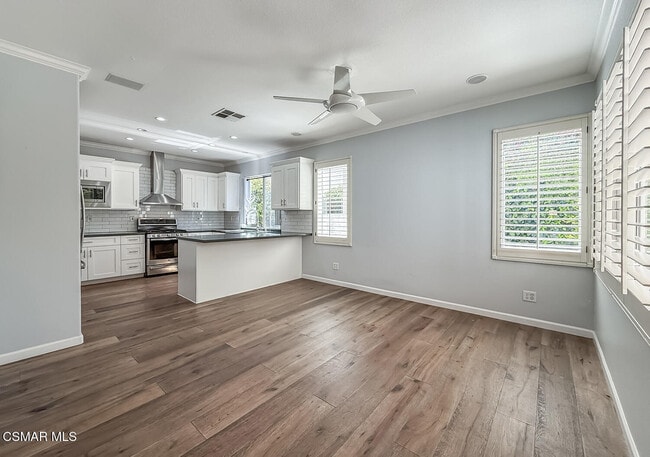 Building Photo - 5470 Seine Ct