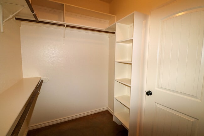 Building Photo - 3125 Silver Saddle Dr
