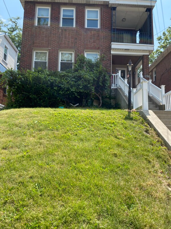 Building Photo - 2279 Shady Ave