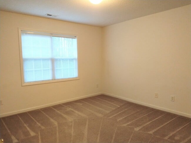 Building Photo - 109 E Coopers Ct