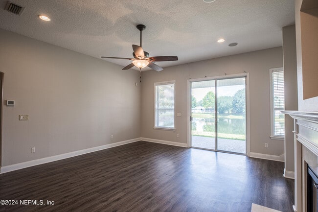 Building Photo - 6567 Chester Park Dr