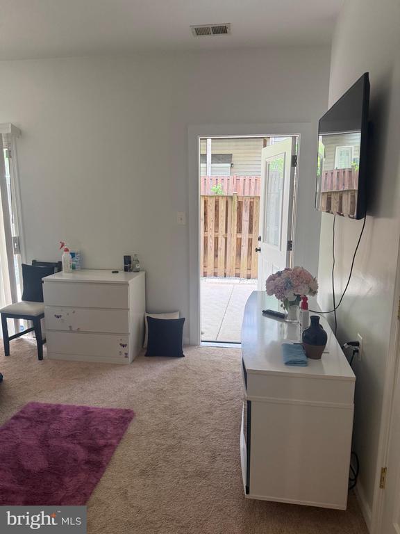 Building Photo - 8469 Silverdale Rd