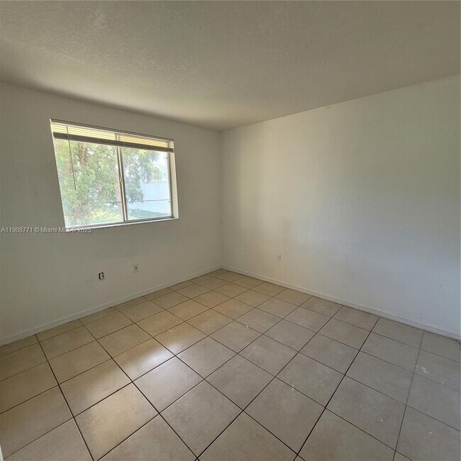 Building Photo - 17612 NW 25th Ave