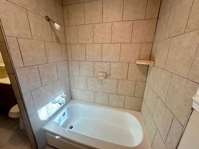 Building Photo - 2612 Alice Ave