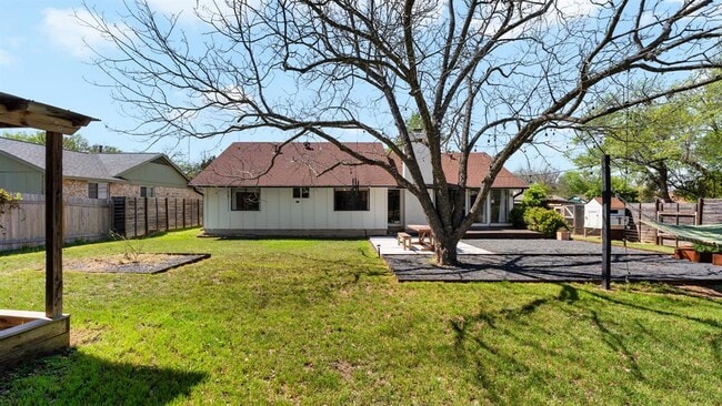 Building Photo - 6601 Blarwood Dr