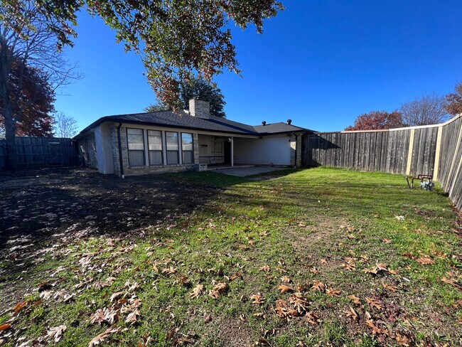 Primary Photo - 2729 Lawndale Dr