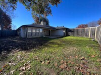 Building Photo - 2729 Lawndale Dr