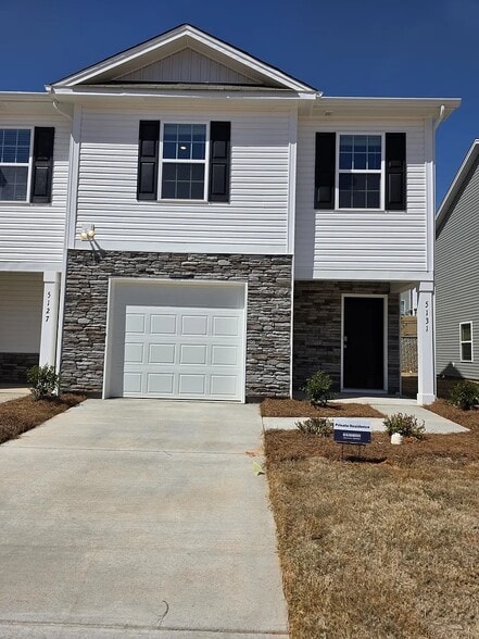 Building Photo - 5131 Hyrule Dr