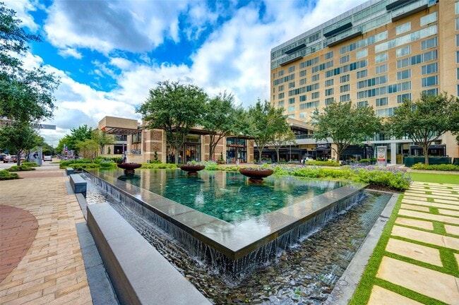 Building Photo - 1902 Coulcrest Dr