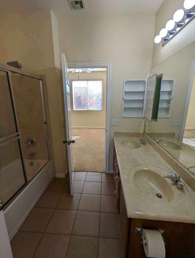 Building Photo - 5994 Shining Light Ave