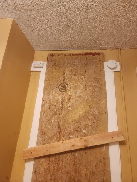 Building Photo - 40 Maple St