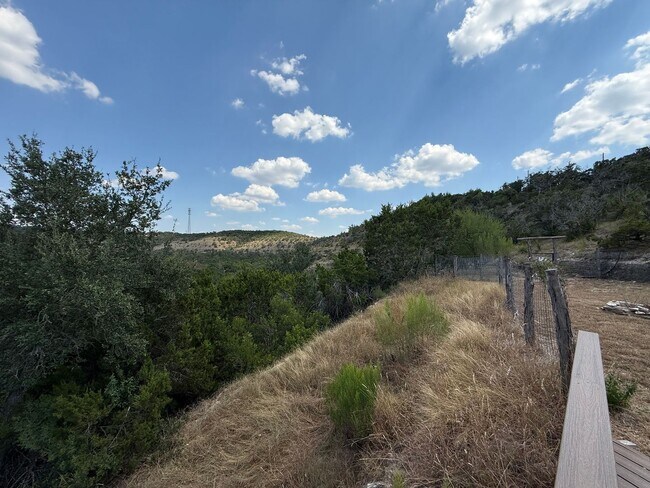 Building Photo - NEW ON MARKET