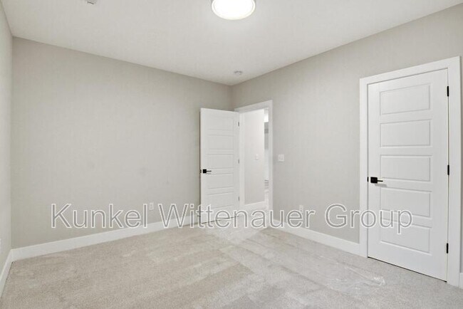 Building Photo - 837 Bushwood Way