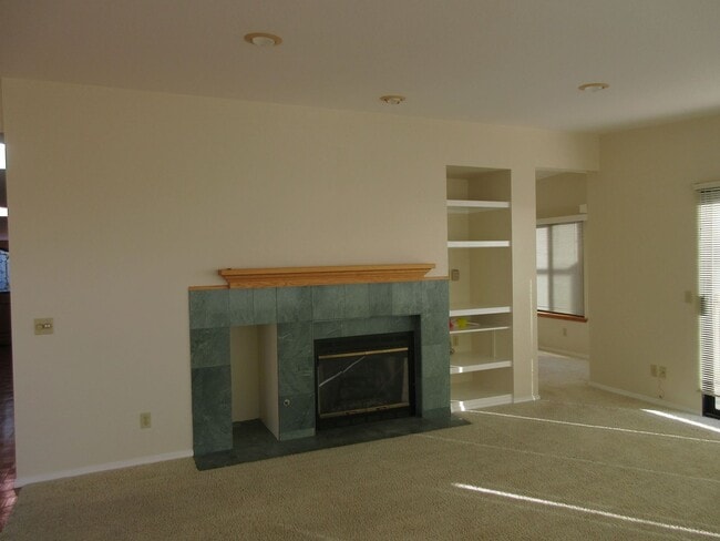 Building Photo - 3BR / 3BA Coastal Home with Panoramic Morro Bay Views