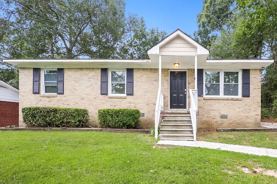 Building Photo - 2680 Carriage Ln