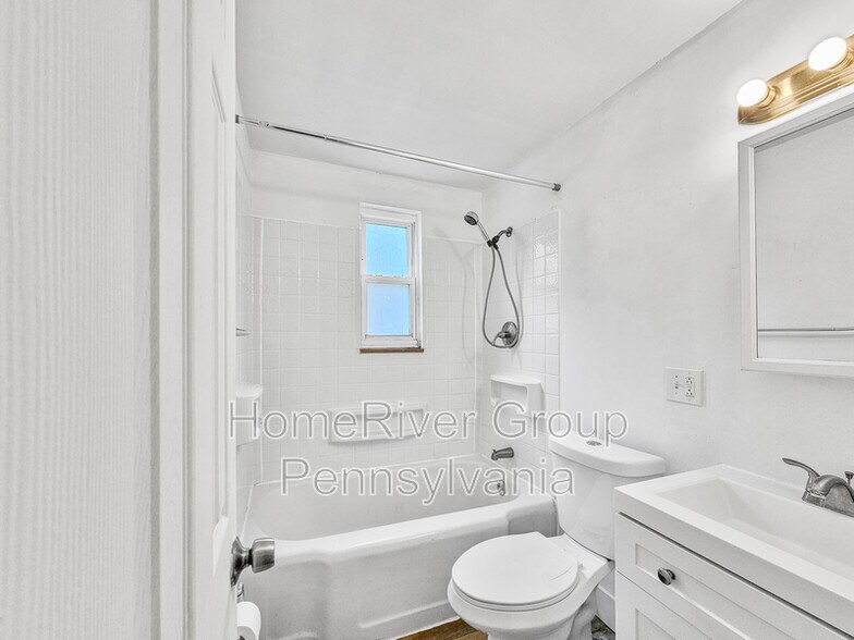 Building Photo - 781 Cooke Dr