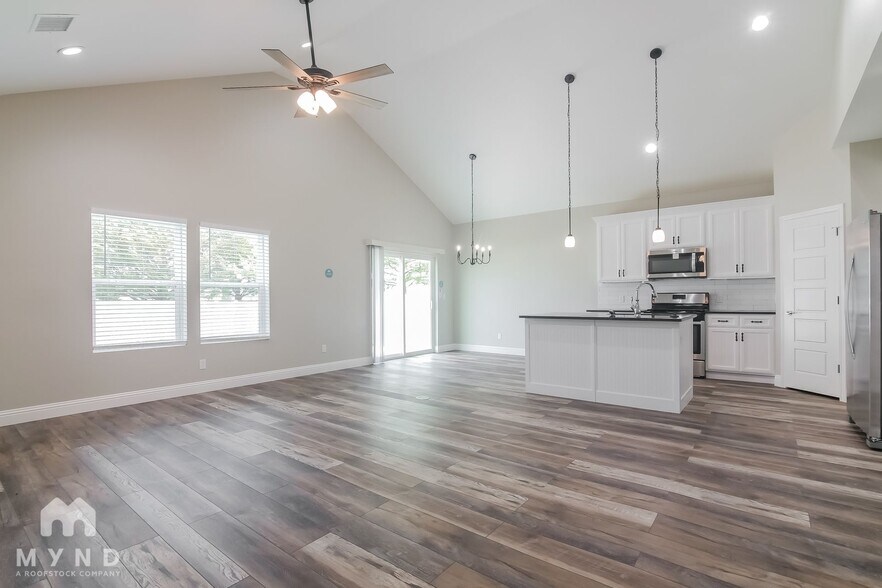 Building Photo - 3104 Rockwell Ln