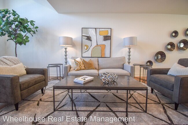 Building Photo - 606 SW B St