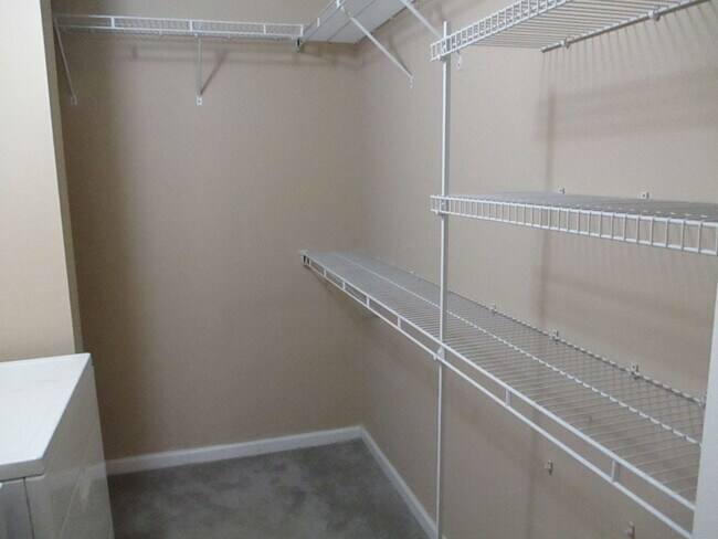 Building Photo - Spacious 2 Bedroom Townhome with Bonus Room & Private Backyard