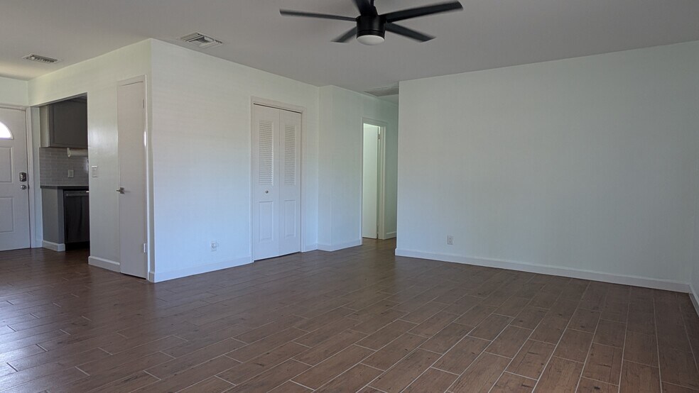 Living room - 14915 Whatley Rd