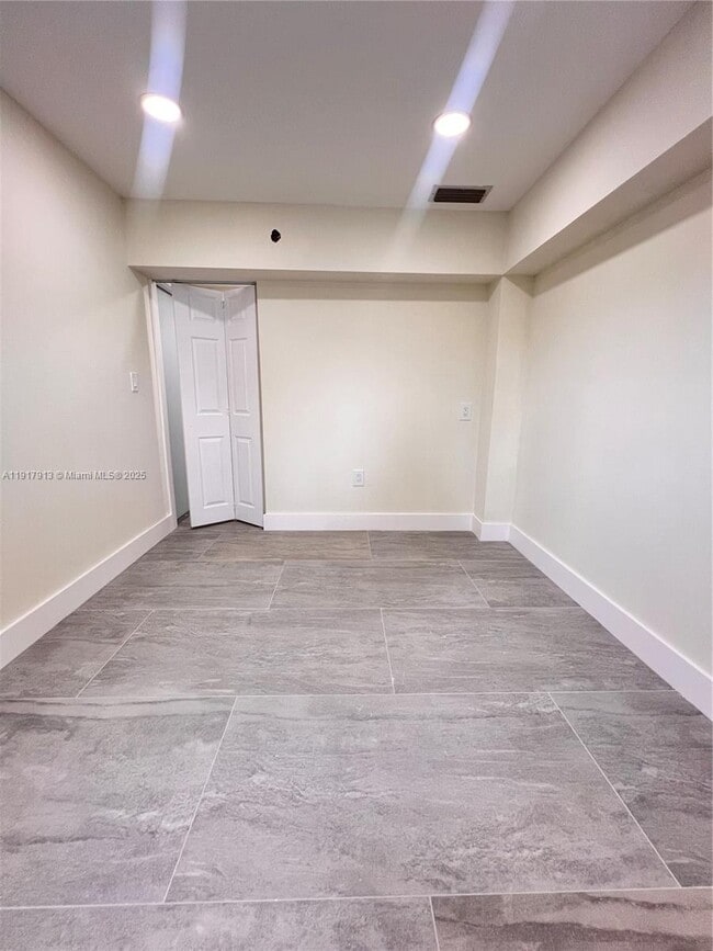 Building Photo - 161 SW 52nd Ct