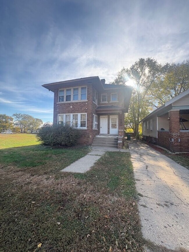 Primary Photo - 1208 NE Jefferson Ave