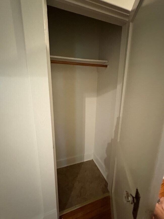 Building Photo - Spacious 3 Bedroom 2 Bath Trinity Park Hou...
