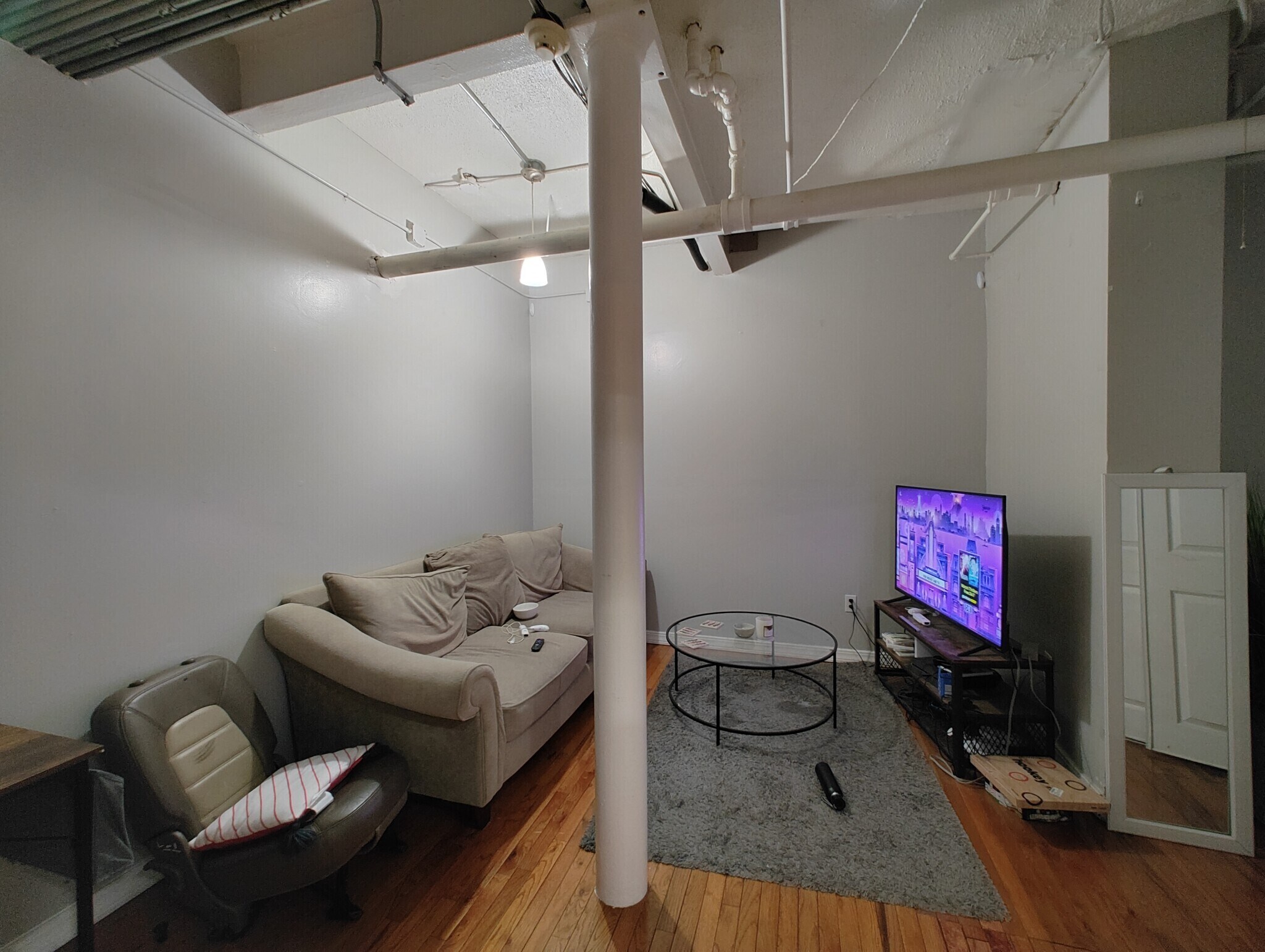 Building Photo - 466 Park Dr