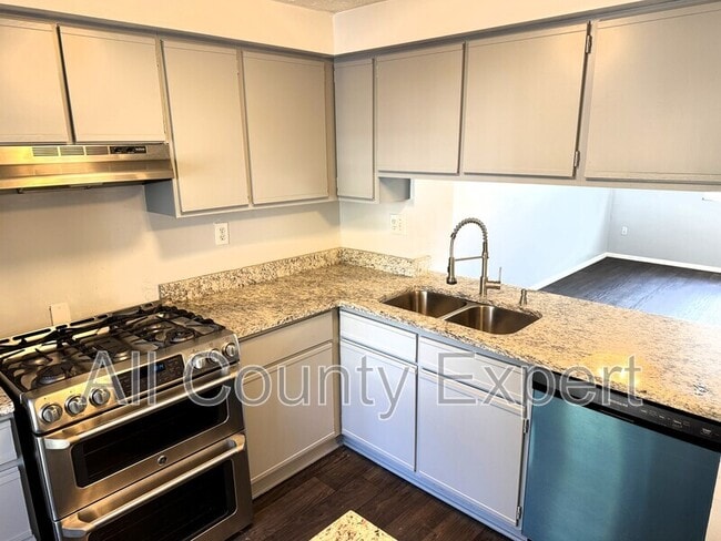 Building Photo - 862 Regal Path Ln