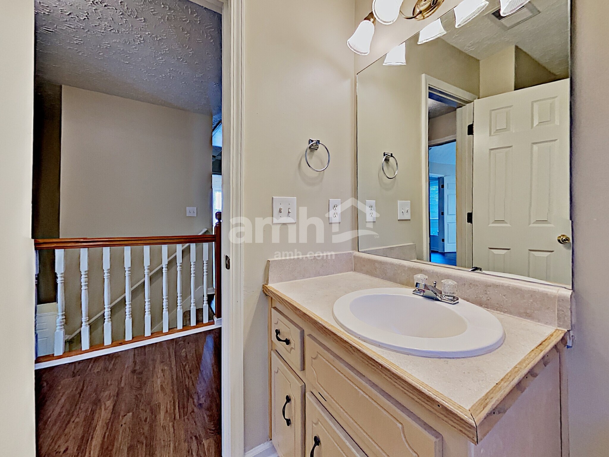 Building Photo - 117 Carl Barrett Dr