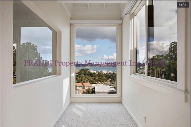 Building Photo - COMING SOON! Upgraded Townhouse with Spect...