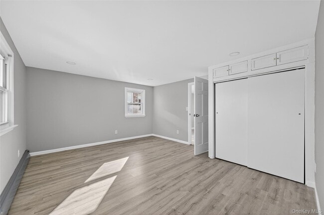 Building Photo - 28 Candle Ln