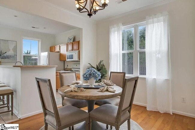 Building Photo - 12 Harvley St