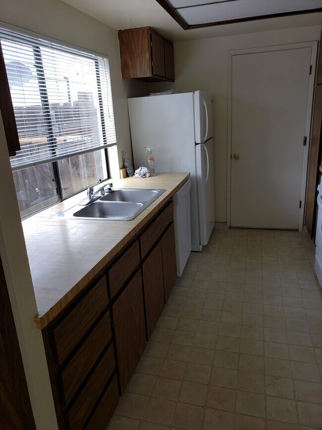 Building Photo - 1335 CAVALIER