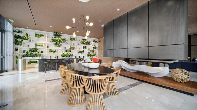 Building Photo - 45 SW 9th St