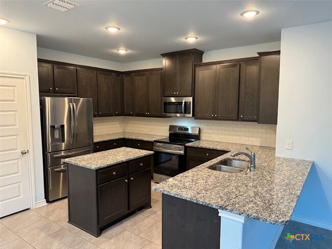 Building Photo - 382 Susie Dr