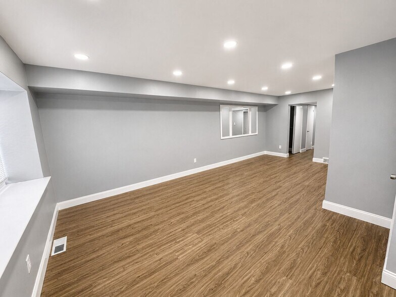 Building Photo - 2216 Hoffnagle St