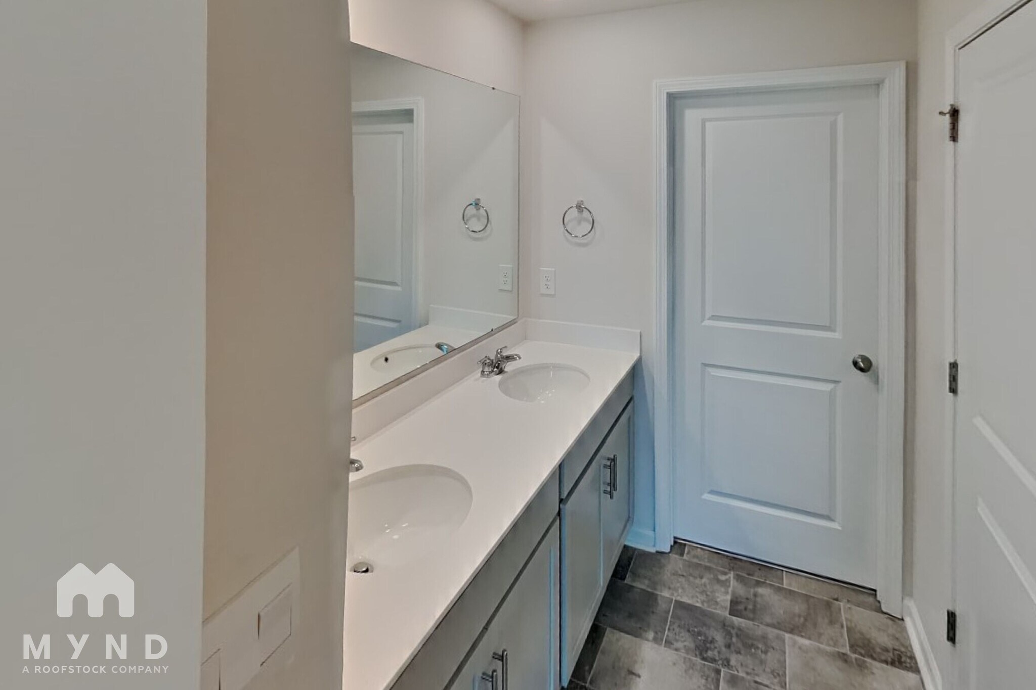 Building Photo - 2140 Redstone Dr