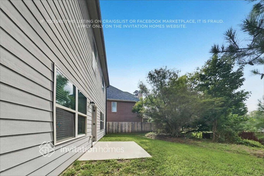 Building Photo - 555 S Fortune Way