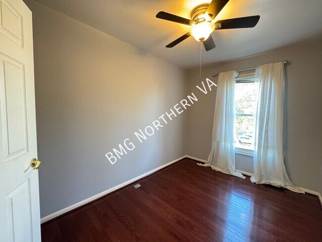 Building Photo - 7343 Rokeby Dr