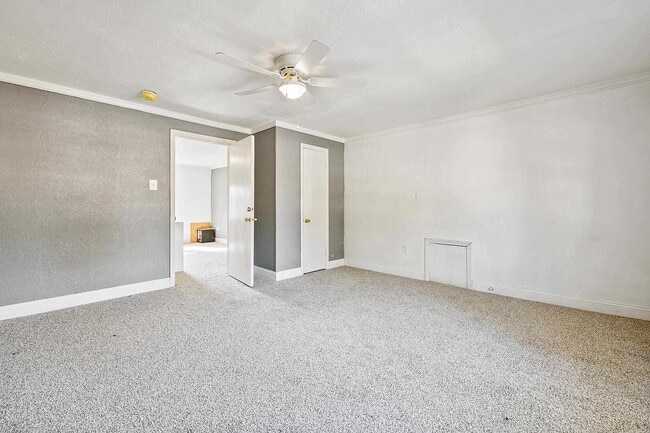 Building Photo - 3100 S Mulberry St