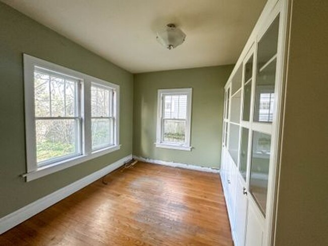 Building Photo - A beautiful and spacious rental home perfe...