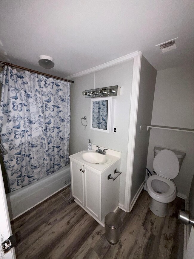 Building Photo - 80 Old Glenham Rd