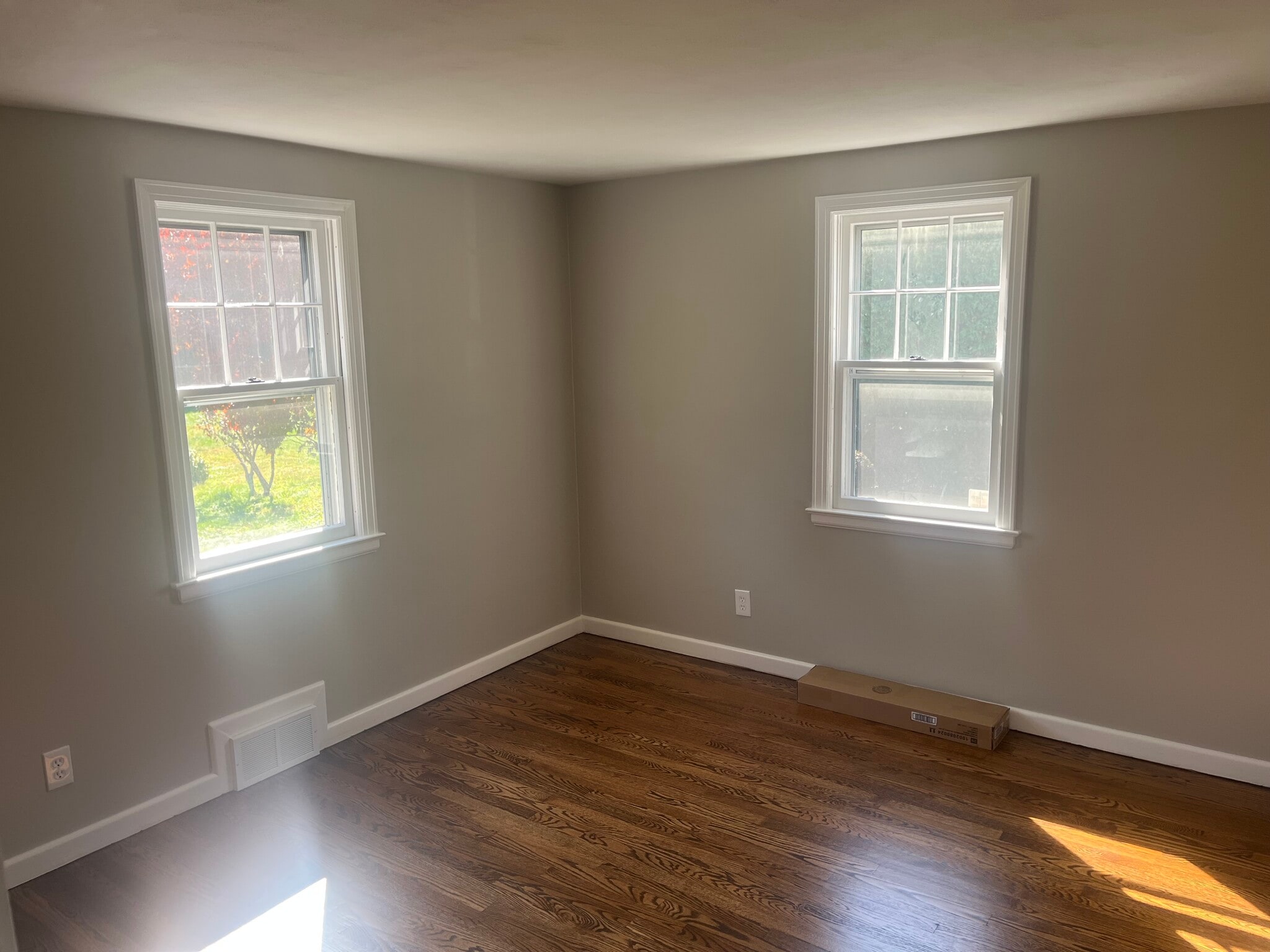 Bedroom 1 - 40 Main St