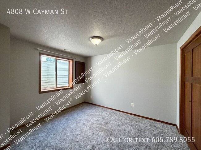 Building Photo - 4808 W Cayman St
