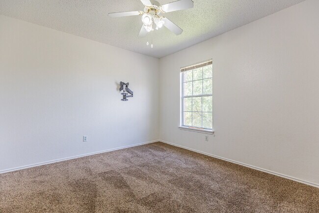 Building Photo - 491 Emerald Fields Ln