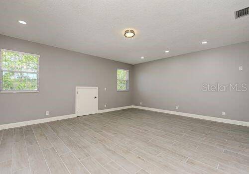 Building Photo - 1648 Bayshore Dr