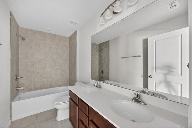 Building Photo - Panther Creek Family Home