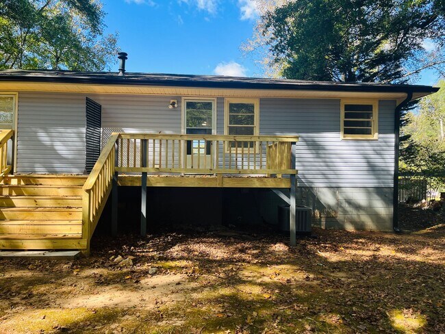 Building Photo - 531 Locke St